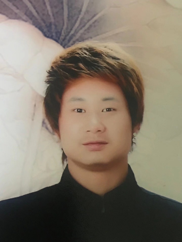 咮辛的第一张照片--黄冈中老年相亲网